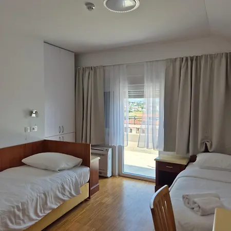 Hotel Jelena Brnaze