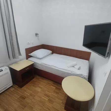 Jelena Otel 3*