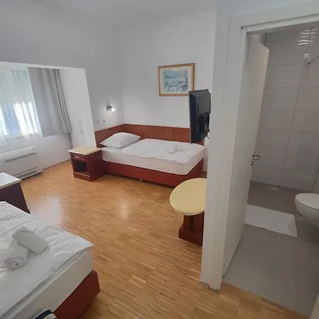 Jelena Otel 3*