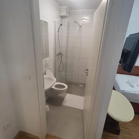 Jelena Otel 3*